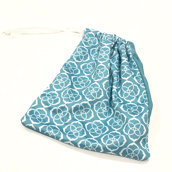 Kendra Scott Jewelry Bag - Picture 8 of 8